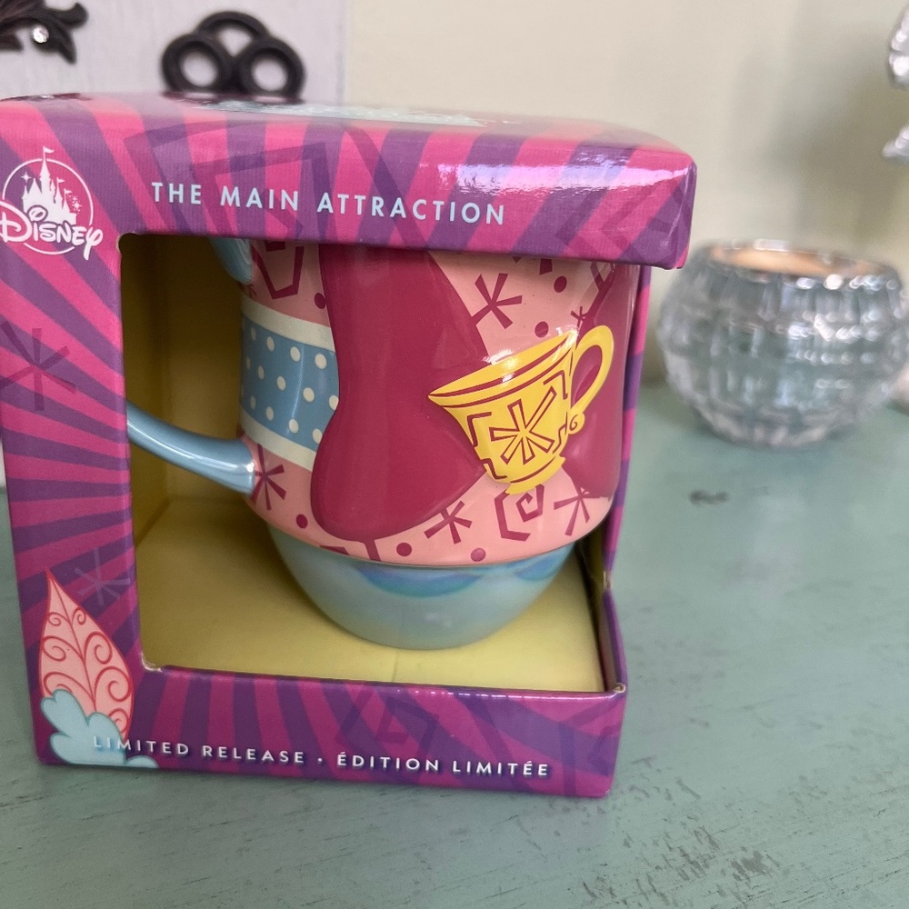 Alice In Wonderland Main Attraction Mug! ~ Rare!